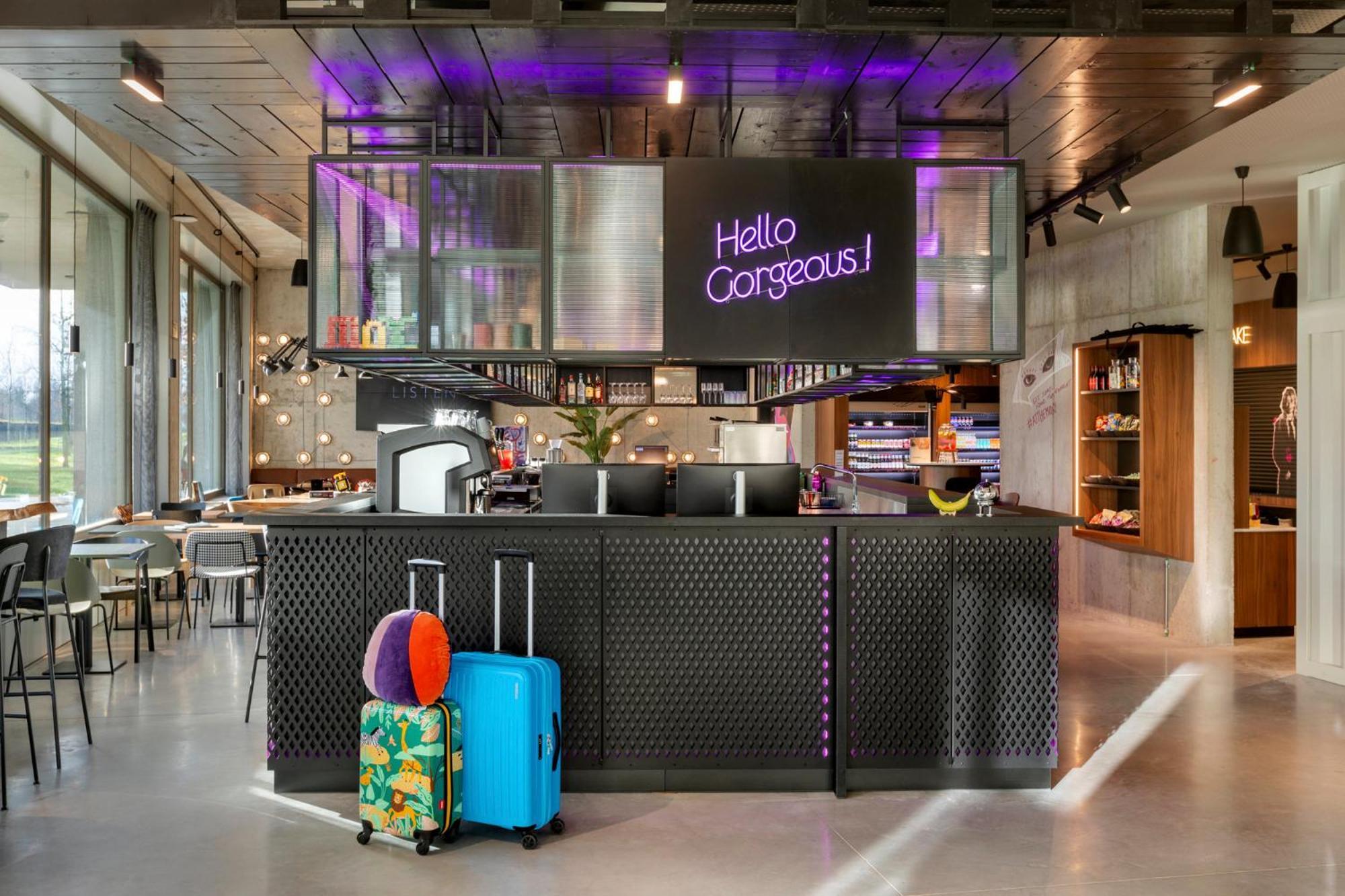 Moxy Antwerp 호텔 외부 사진